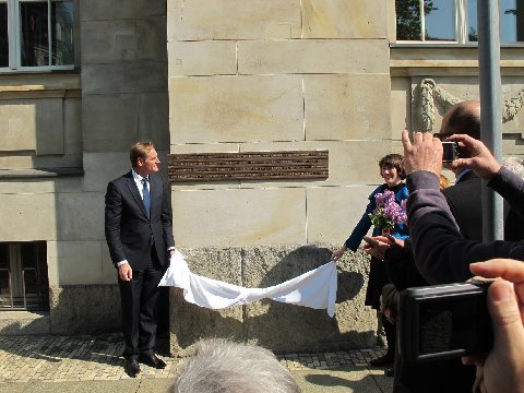 Figure 4: L-R, Burghard Jung, Mayor of Leipzig, and Catherine Brucker, USA Consul General, at the unveiling of the memorial to the US 2nd Inf Div and US 69th Inf Div at 24 Ditrichring, Leipzig, Germany on April 18, 2011.